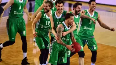 Darüşşafaka, Türkiye'ye 8. kupayı getirdi!