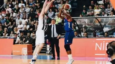 Anadolu Efes'in 100'ü gülüyor!