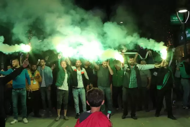 Akhisarspor taraftarları, final heyecanını sokaklarda yaşadı!