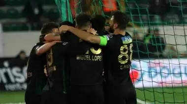 Akhisarspor ligde başka kupada başka