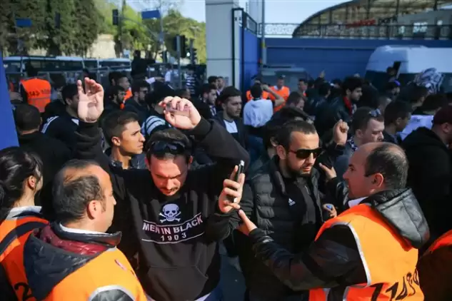 Beşiktaş taraftarları Ülker Stadı'na geldi!