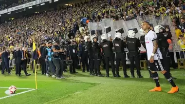 Aziz Yıldırım'dan Çetinkaya'ya telefon: 'Kalkanlı polis gönder'