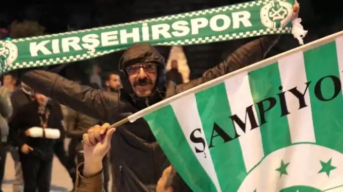 Kırşehir Belediyespor'un zaferi taraftarı sokağa döktü