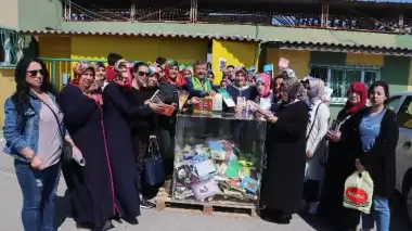 3. Lig'in şampiyonluk maçını elinde kitapla stadyuma gelenler izleyebildi