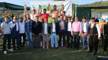 Antalya'da başpehlivan Ali Gürbüz oldu!