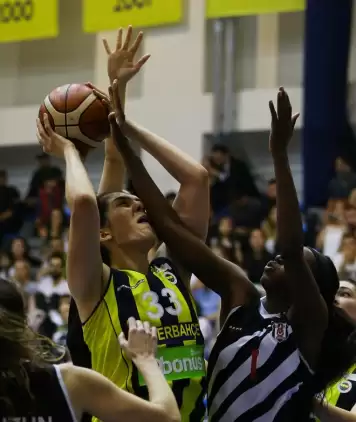 Fenerbahçe play-off çeyrek final serisi ilk maçında Beşiktaş'ı farklı geçti!