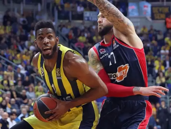 Saski Baskonia, Fenerbahçe Doğuş'u mağlup etti ve seriyi 2-1'e getirdi