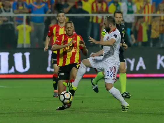 Göztepe, Karabükspor'a fırsat vermedi! Farklı galibiyet...