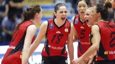 Vakıfbank 5 setlik mücadelenin ardından finalde!