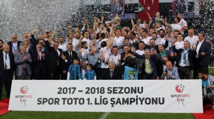 Çaykur Rizespor’da şampiyonluk sevinci! Kupayı aldılar...