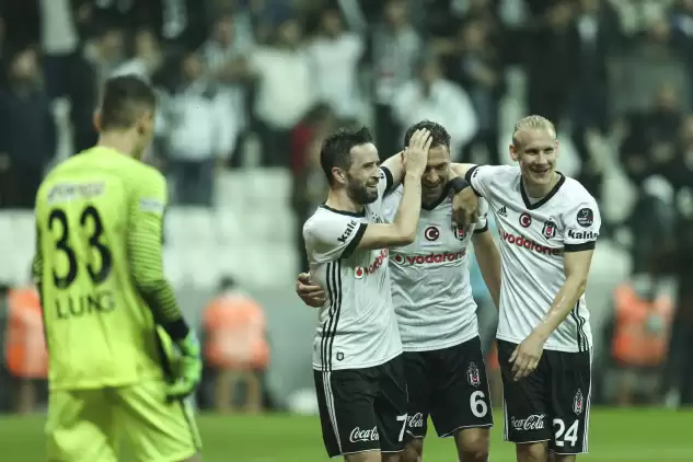 Kartal'ı savunma oyuncuları uçurdu!