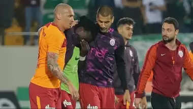 Eren Derdiyok'tan Gomis'e destek