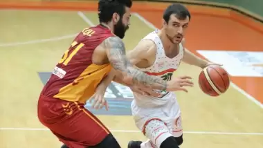 Galatasaray Banvit deplasmanında güldü