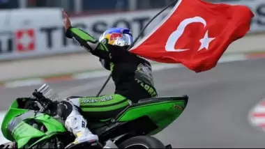 Kenan Sofuoğlu genç sporculara güveniyor!