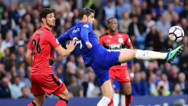 Huddersfield, Chelsea karşısında istediğini aldı! Lige tutundu...