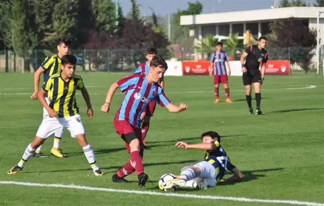  Trabzonspor'u deviren Fenerbahçe şampiyon oldu