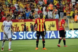 Demba Ba Göztepe'ye veda etti! Sosyal medya hesabından...