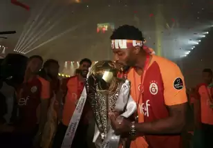 Ryan Donk için davet