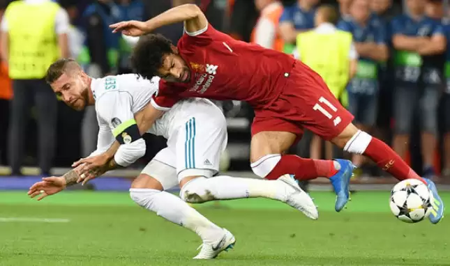 Salah'ı sakatlayan Ramos'a tepkiler dinmiyor!