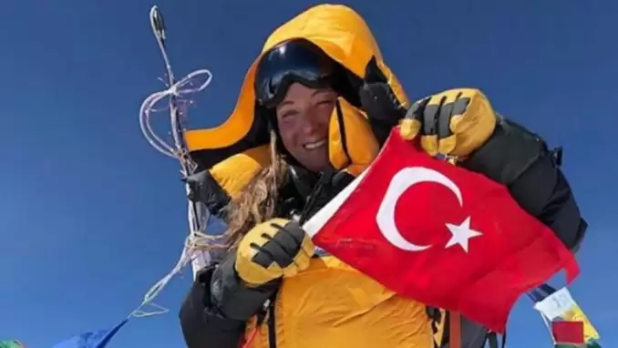 Gülnur Tumbat, Everest'in zirvesinde!