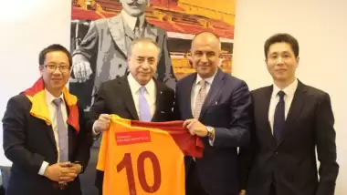 Çinlilerden Galatasaray'a tebrik ziyareti