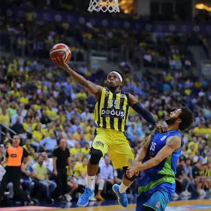 Fenerbahçe Doğuş play-off final serisi ilk maçında TOFAŞ'ı farklı geçti