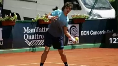 Yankı Erel çiftlerde çeyrek finale yükseldi