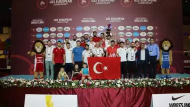 Türkiye Grekoromen Milli Takımı, şampiyonayı 7 madalya ile tamamladı