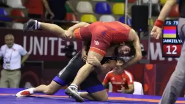 Arif Özen, serbest stilde finale çıktı 