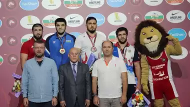 U23 Avrupa Güreş Şampiyonası’nda milliler 2. oldu