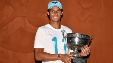 Nadal ve Halep zirvedeki yerlerini korudu!