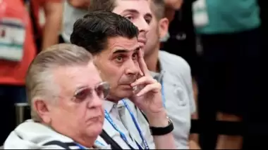 Dünya Kupası'nın başlamasına bir gün kala İspanya'da büyük kriz! Yollar ayrıldı...