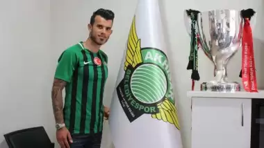 Güray Vural imzayı attı, Kayserispor taraftarına göndermede bulundu!