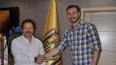 Korcan Çelikay 1 yıl daha Ankaragücü'nde