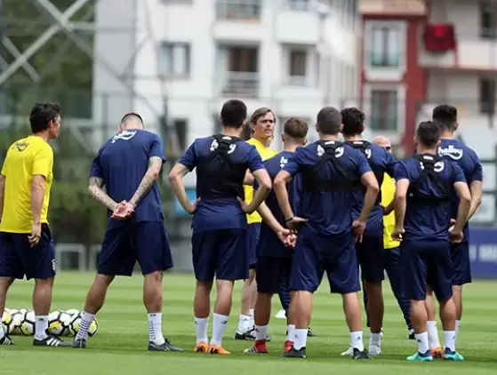 Cocu'dan futbolculara uyarı: İyi bir takımız, yapacağımız tek şey...