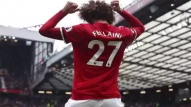 Fellaini, Manchester United'da kaldı!