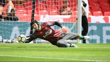 Petr Cech, Napoli'nin teklifini reddettiğini açıkladı!