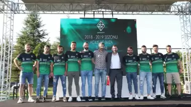 Sakaryaspor'da toplu imza töreni gerçekleşti