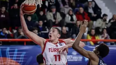 Milliler, Karadağ'a şans tanımadı!