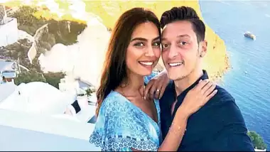 Mesut Özil'den 15 milyon TL'lik hediye