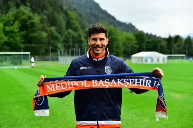 Başakşehir'in yeni transferi Milos Jojic, takımla birlikte ilk kez antrenmana çıktı