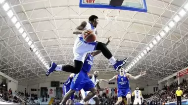 Osiris Eldridge yeniden Büyükçekmece'de