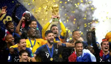 Fransızlar'da şampiyonluk sevinci ülke basında geniş yer buldu...