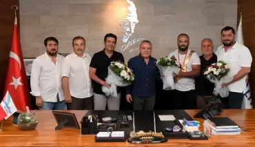 Başkan Muhittin Böcek, Orhan Okulu’yu tebrik etti