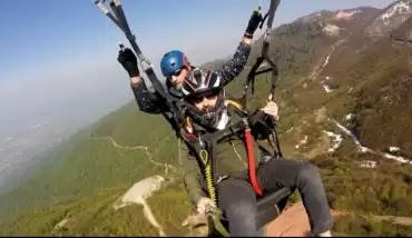 Kartepe'de Yamaç Paraşütü Şenliği