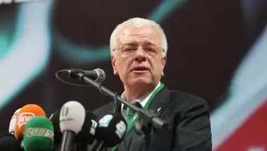 Bursaspor'da Divan Başkanlık Kurulu'ndan başkan Ay'a seçim çağrısı