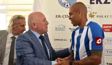 "Paraya önem versem Erzurum'a gelmezdim"