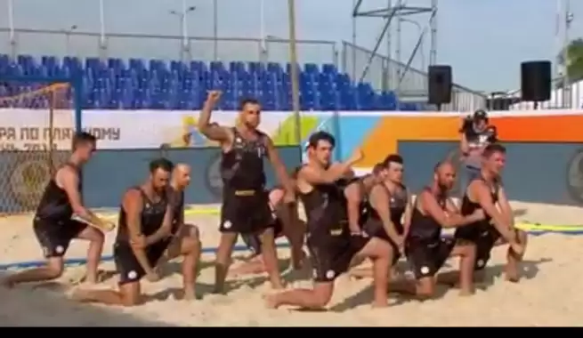 Plajda Haka Dansı