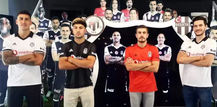 Beşiktaş yeni transferleri için imza töreni düzenledi!