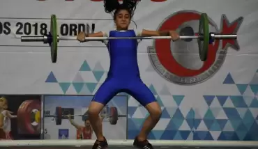 Gençler ve 23 Yaş Altı Ferdi Türkiye Halter Şampiyonası Ordu'da başladı